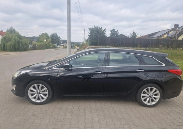 Hyundai i40 cena 33800 przebieg: 150000, rok produkcji 2013 z Poręba małe 106